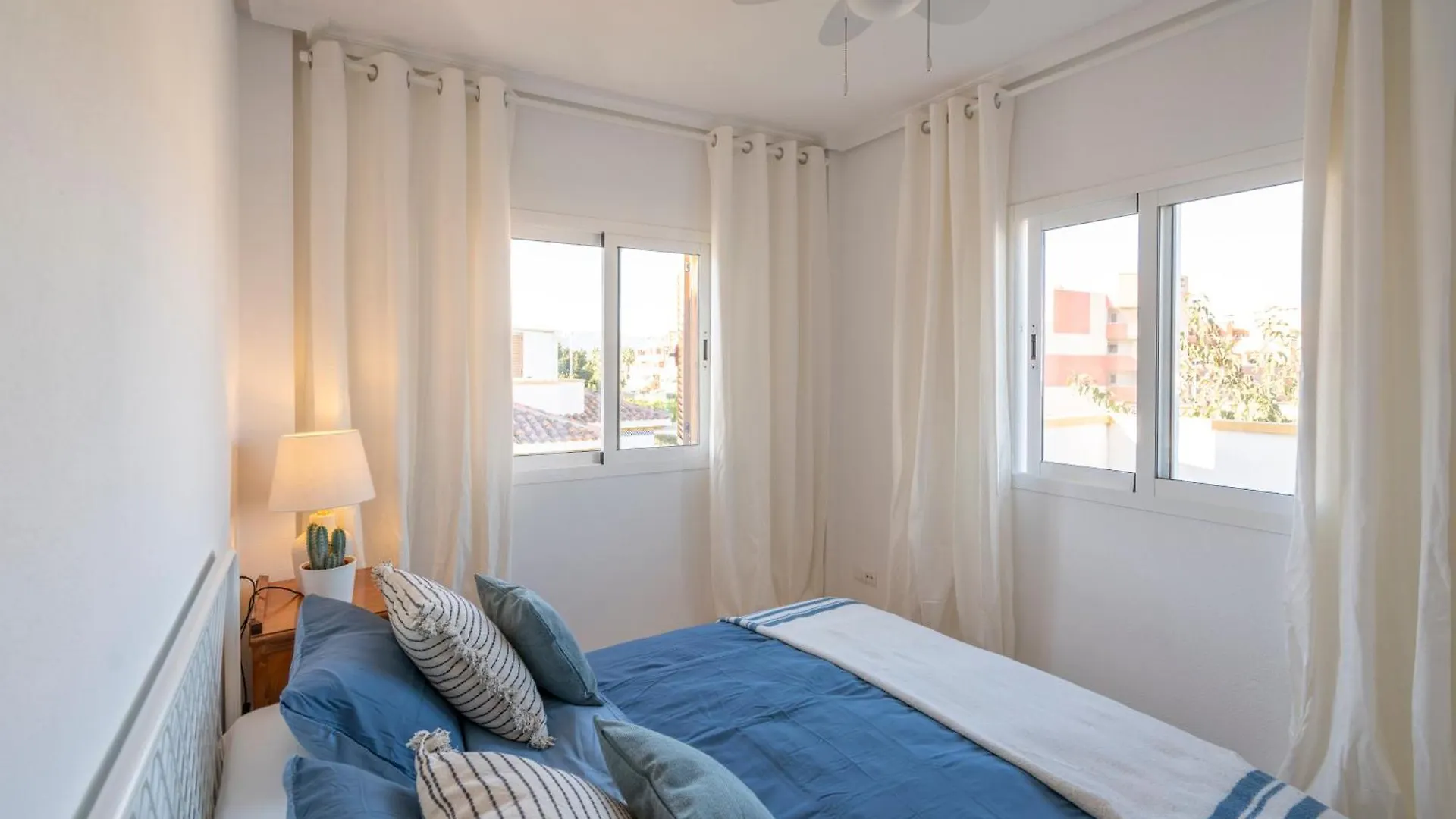 Apartment Apartamento Rosa Del Mar Playas De Vera Atico En Primera Linea De Playa Piscina Al Aire Libre Aparcamiento Gratuito Wifi Muy Rapido Acogedor Con Calefaccion