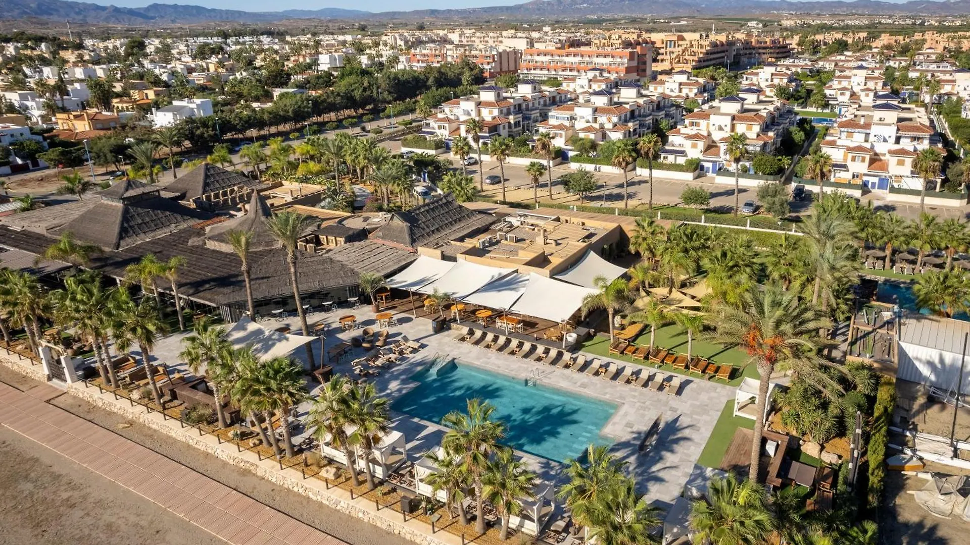 Apartment Apartamento Rosa Del Mar Playas De Vera Atico En Primera Linea De Playa Piscina Al Aire Libre Aparcamiento Gratuito Wifi Muy Rapido Acogedor Con Calefaccion