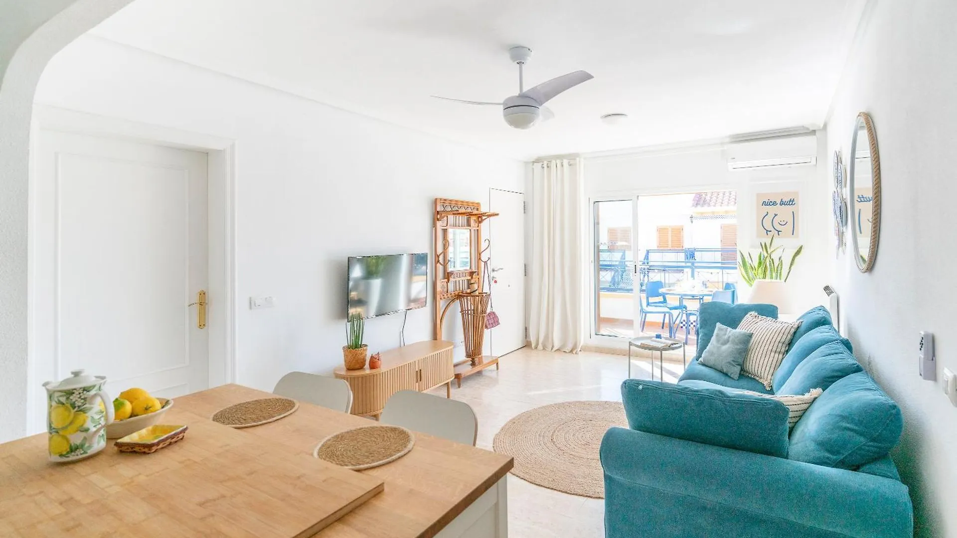 Apartamento Rosa Del Mar Playas De Vera Atico En Primera Linea De Playa Piscina Al Aire Libre Aparcamiento Gratuito Wifi Muy Rapido Acogedor Con Calefaccion 0*,  Spain