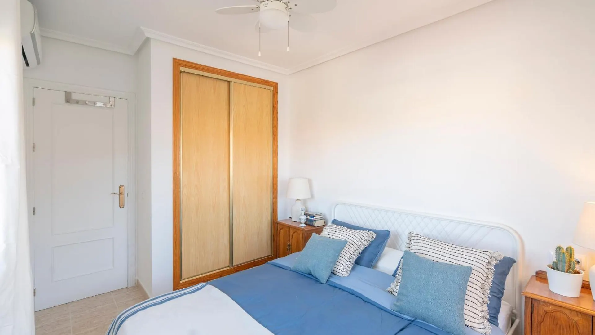 Apartamento Rosa Del Mar Playas De Vera Atico En Primera Linea De Playa Piscina Al Aire Libre Aparcamiento Gratuito Wifi Muy Rapido Acogedor Con Calefaccion 0*,  Spain